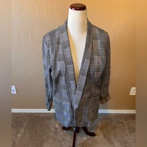 Houndstooth plaid blazer
